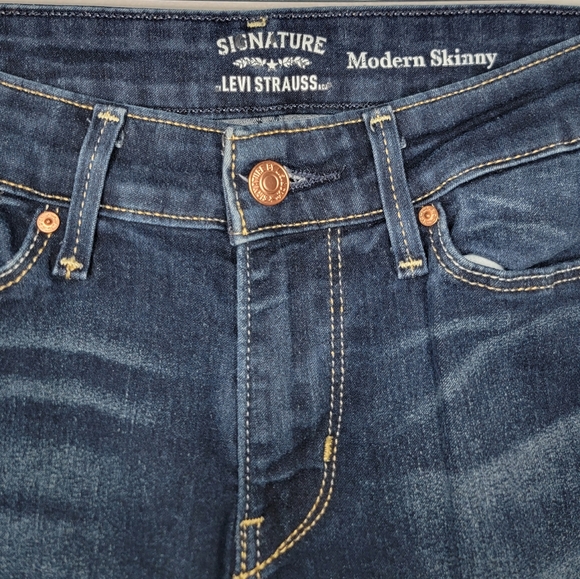 Levi's signature Modern Skinny MidRise W 27 L 32 Blue Jeans Stretchy Women Denim - Picture 7 of 7